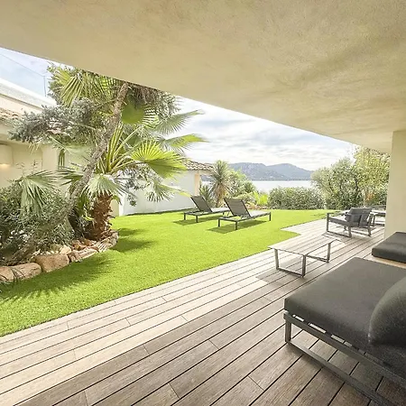 Villa Pierre Puccinelli וילה *